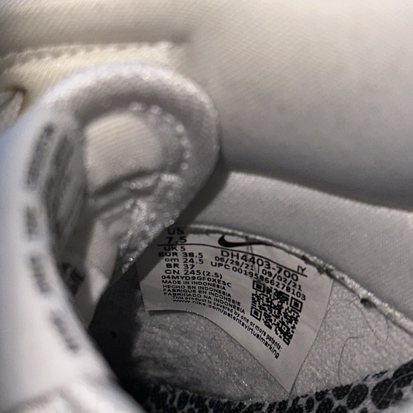 Nike Dunks - Picture 8 of 8